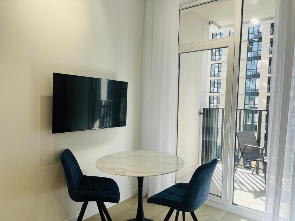 Modern Apartment In The Old Town Киев Экстерьер фото